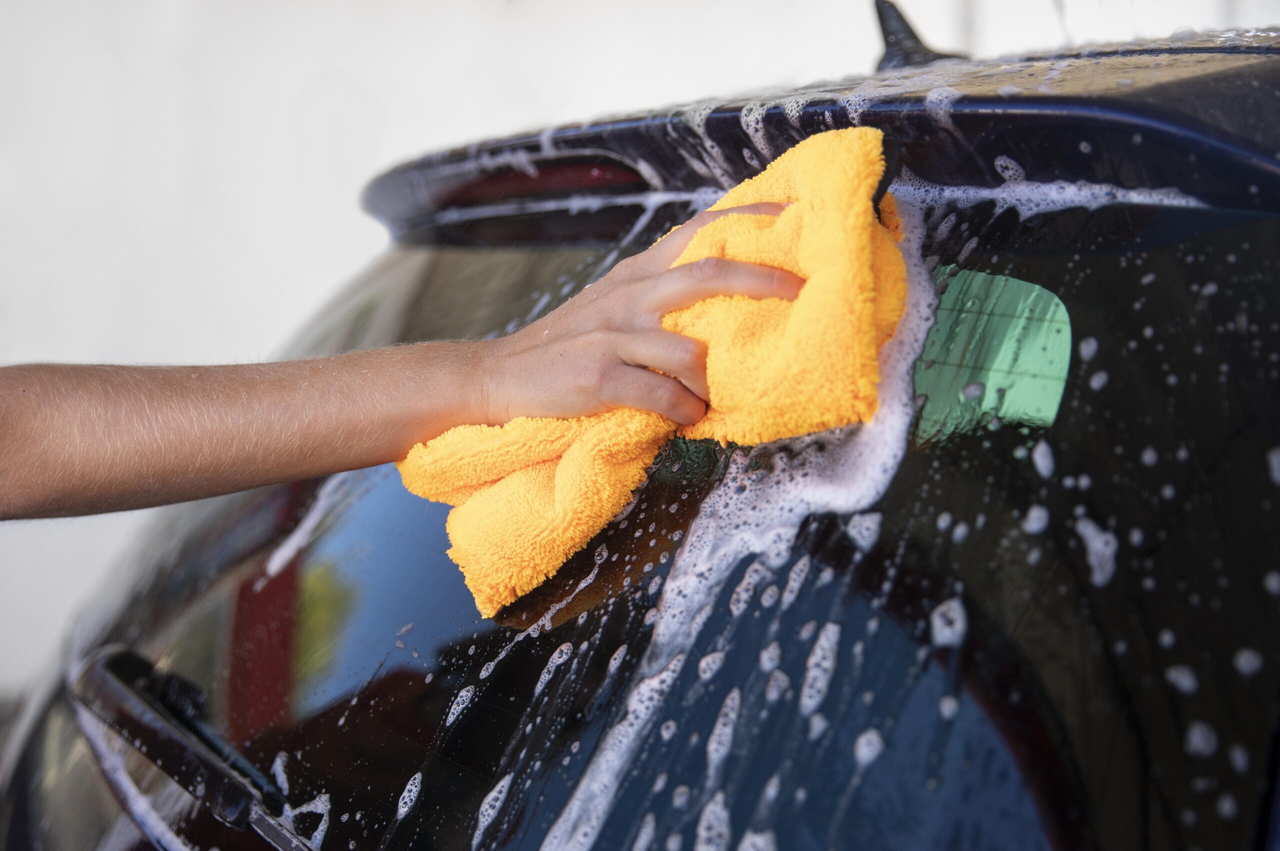 close-up-car-care-washing (2)